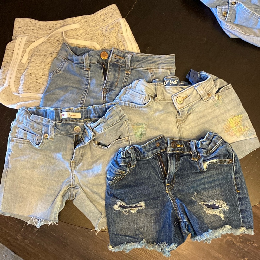 Girls Lot of 5 pairs of shorts size 7